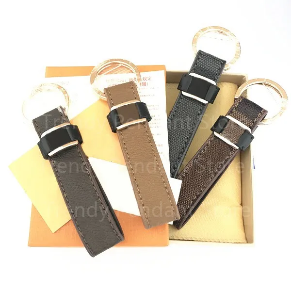 

Hot-selling Luxury High-End Brown Old Flower Four-Leaf Clover Leather Car Keychain High-Quality Fashion Simple Business Keyring