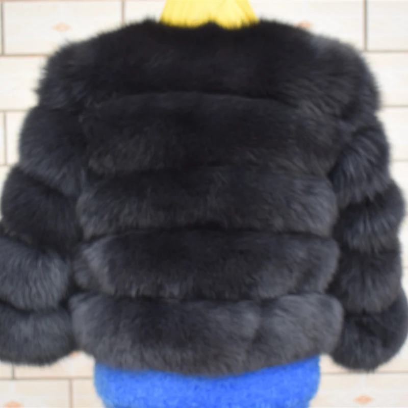 Модное теплое пальто с натуральным мехом короткое 50 см Женское лисы зимняя