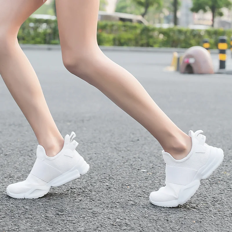 

WDHKUN Super Popular Lightweight Breathable Casual Shoes Cosy Couple Jogging Shoes Brand Sneakers Women Zapatillas Mujer Casual