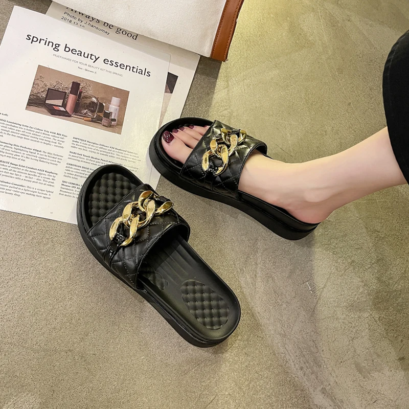 

Flat Shoes Female Rivet Slippers Heels Slides Summer Clogs Woman Pantofle Platform High Massage Soft Beach 2021 PU Rubber Metal