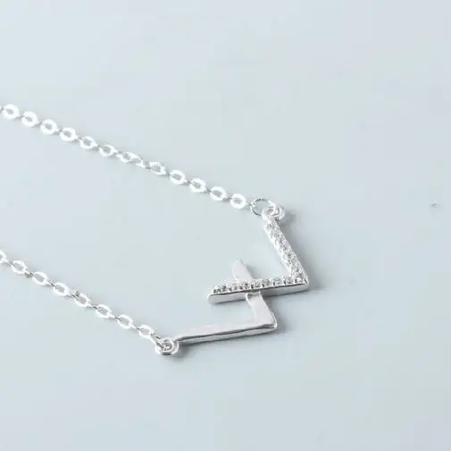Серебряное ожерелье корейская бижутерия циркониевое V образное мода короткая