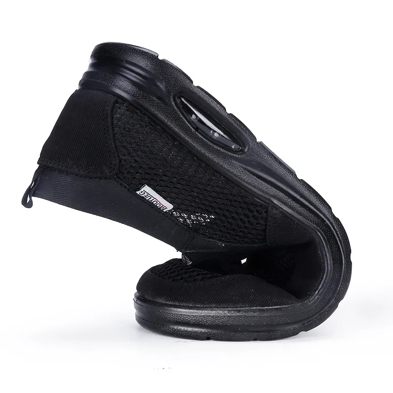 

2020 Summer Brand Men Shoes Lightweight Breathable Men Sneakers High Quality Male Footwear Casual Plus Size Men Shoes