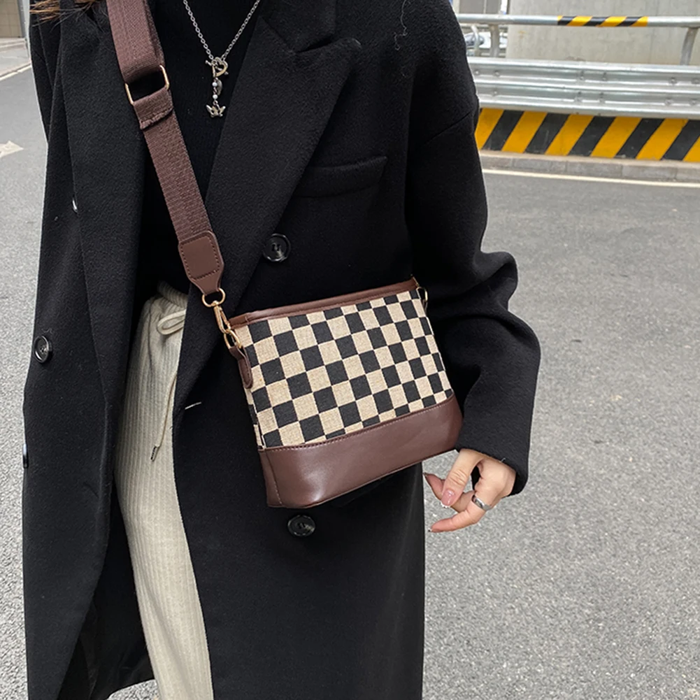 

Women's Shoulder Crossbody Bag Trend Exquisite Retro PU Leather Checkerboard Plaid Design Bucket Handbag Grid Small All-match