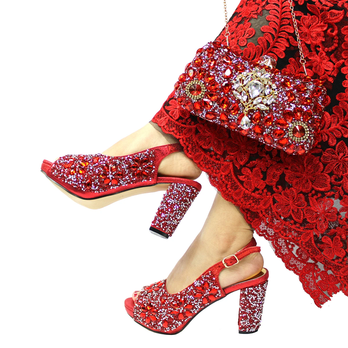 

Элегантная стильная африканская женская обувь, подходящая сумка красного цвета, удобные сандалии на платформе и каблуке для вечевечерние в...