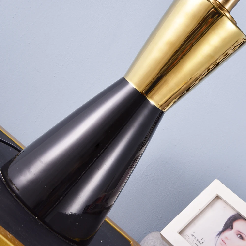 Postmodern Luxurious Golden Black And White Ceramic Table Lamps For Living Room Bedroom Home Decor Bedside 110v 220v EU | Освещение