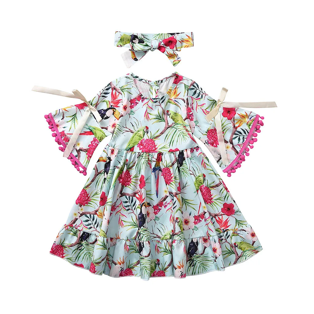 Летнее платье для маленьких девочек с расклешенными рукавами и цветочным