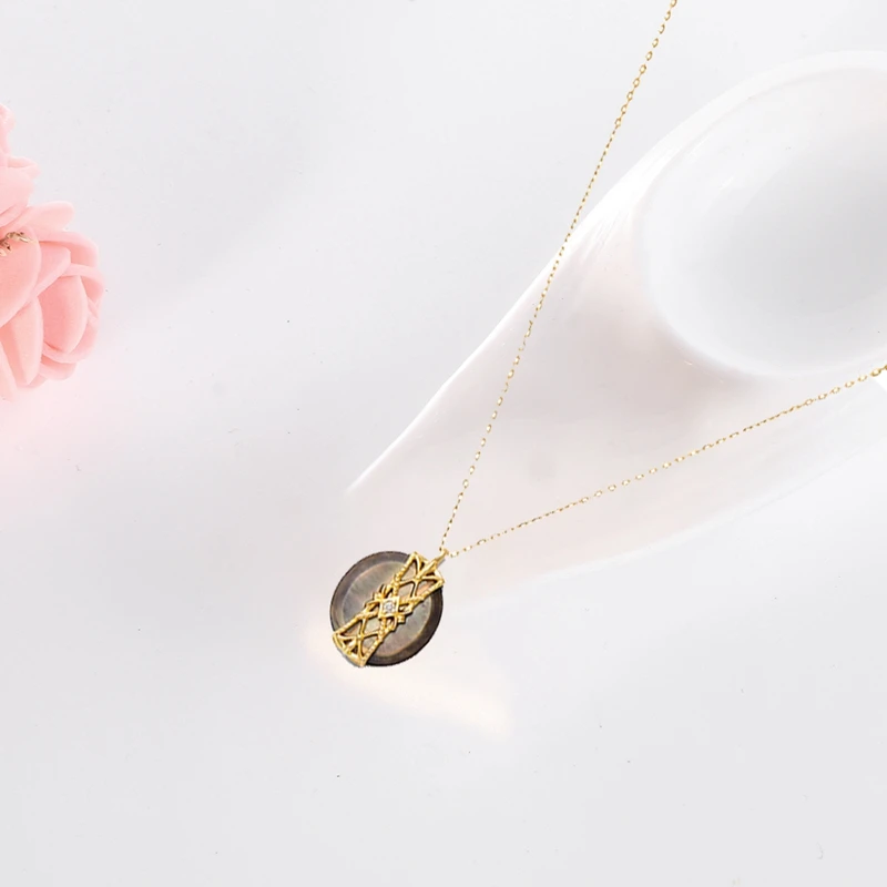 

925 Sterling Silver Pendant Natural Black Shell Double-Sided Cutting Classic Hollow Pattern Clavicle Necklace