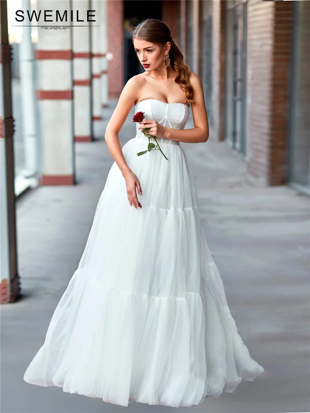 

SWEMILE Simple Tiered Strapless Bride Gown Ivory White Elegant A Line Wedding Dresses Sexy Backless Sleeveless