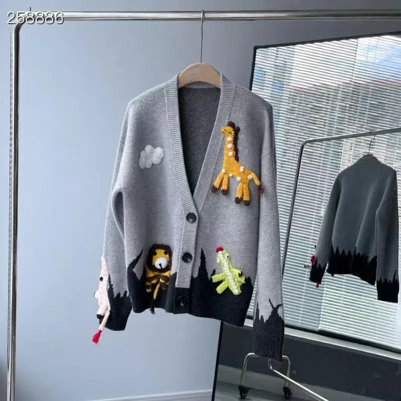 

Runway Fashion Women Sweater 2021 High Quality Autumn V-Neck Long Sleeve Embroidery Knitted Cashmere Cardigan Sweater