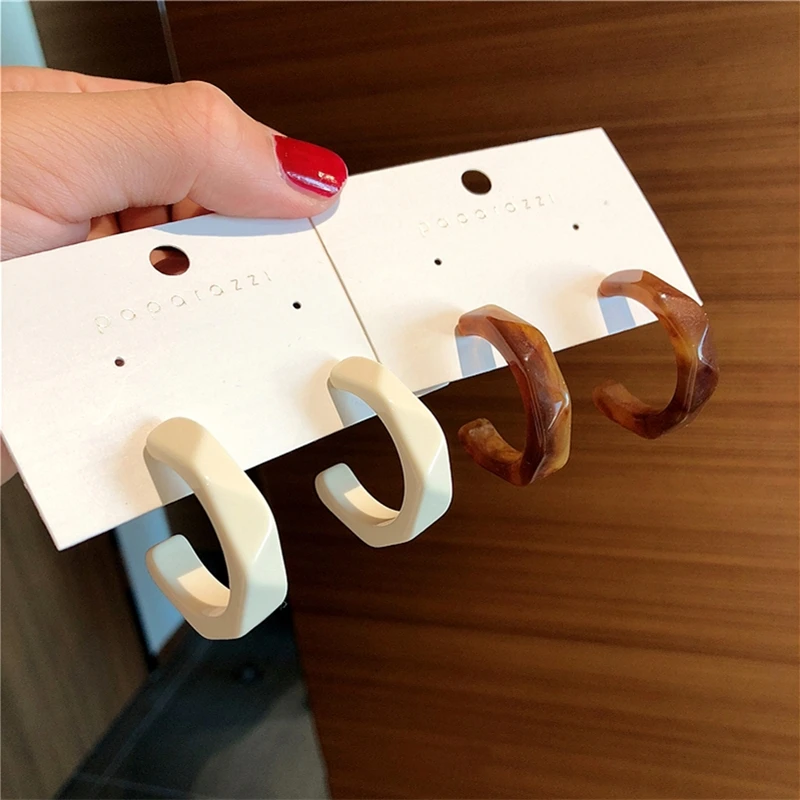 

2021 Jewelry Gifts Women Simple Resin C Shape Stud Earrings