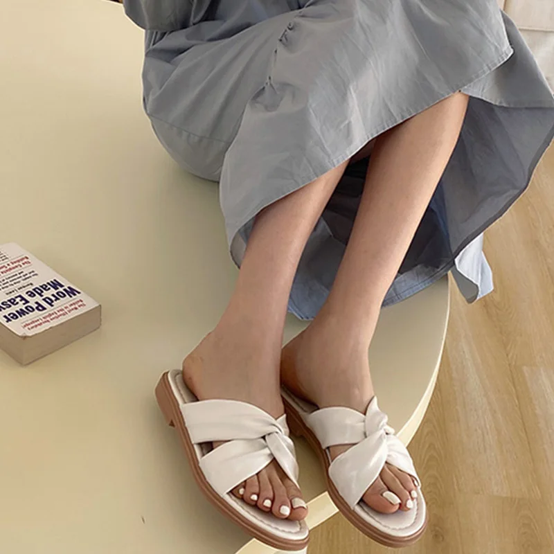 

2021 Women Slippers Fashion Summer Sandals Shoes Woman Slippers Ladies Outside Flip Flops Slides For Female Sandals