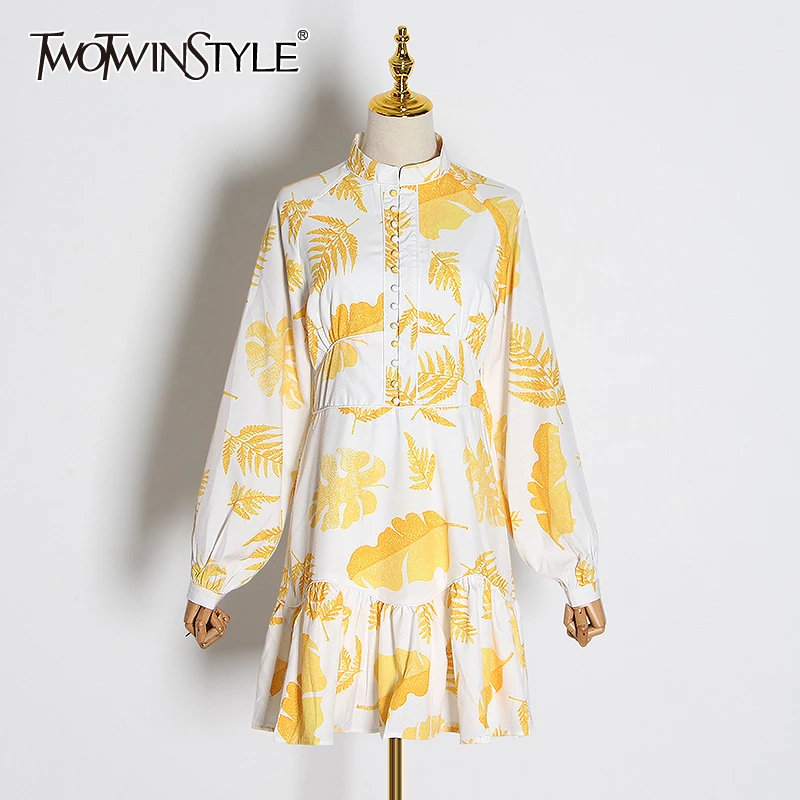 Женское однобортное платье TWOTWINSTYLE белое винтажное с длинными рукавами