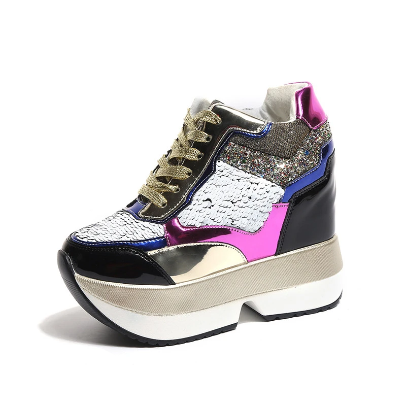 Женские кроссовки на танкетке блестящие толстой подошве Женская повседневная