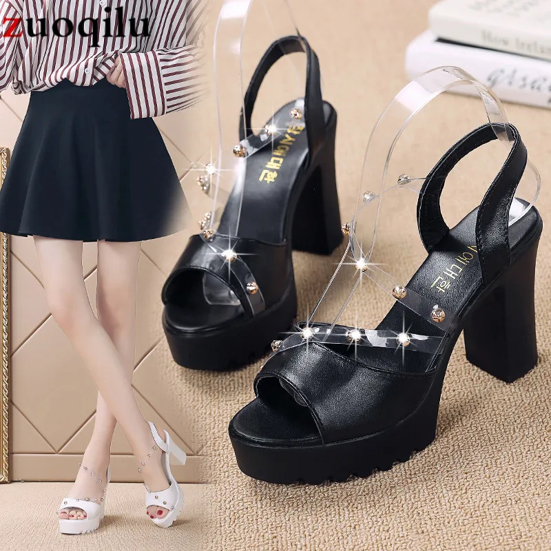 Сандалии женские на платформе и высоком каблуке модные босоножки с заклепками