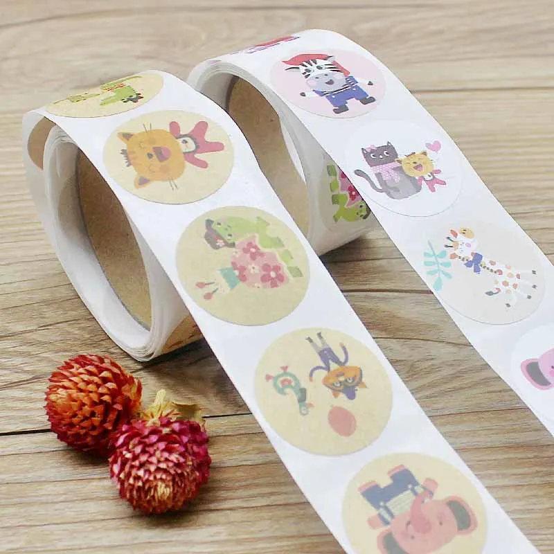 

Cute animals Round Stickers 200pcs Floral Seal Labels Cute Paper Stickers For Wedding Party Envelope Stationery Stickers