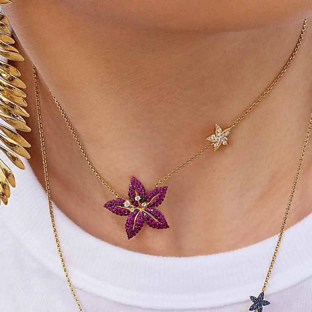 Регулируемое золотистое и желтое ожерелье с тропическим цветком