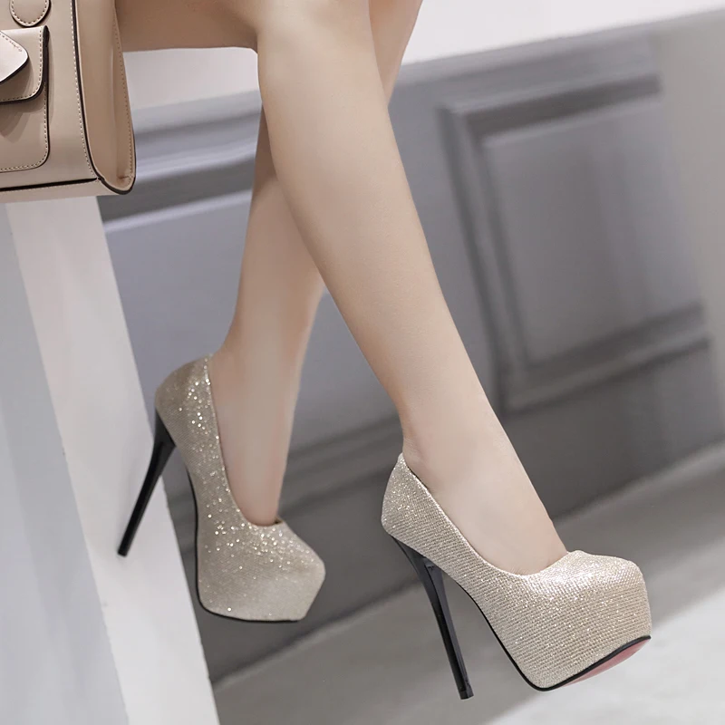 Пикантные тонкие туфли на водонепроницаемой платформе в европейском и