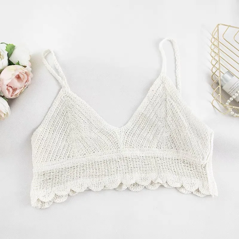 Кроп-топ женский летний на тонких бретелях с V-образным вырезом и открытой спиной