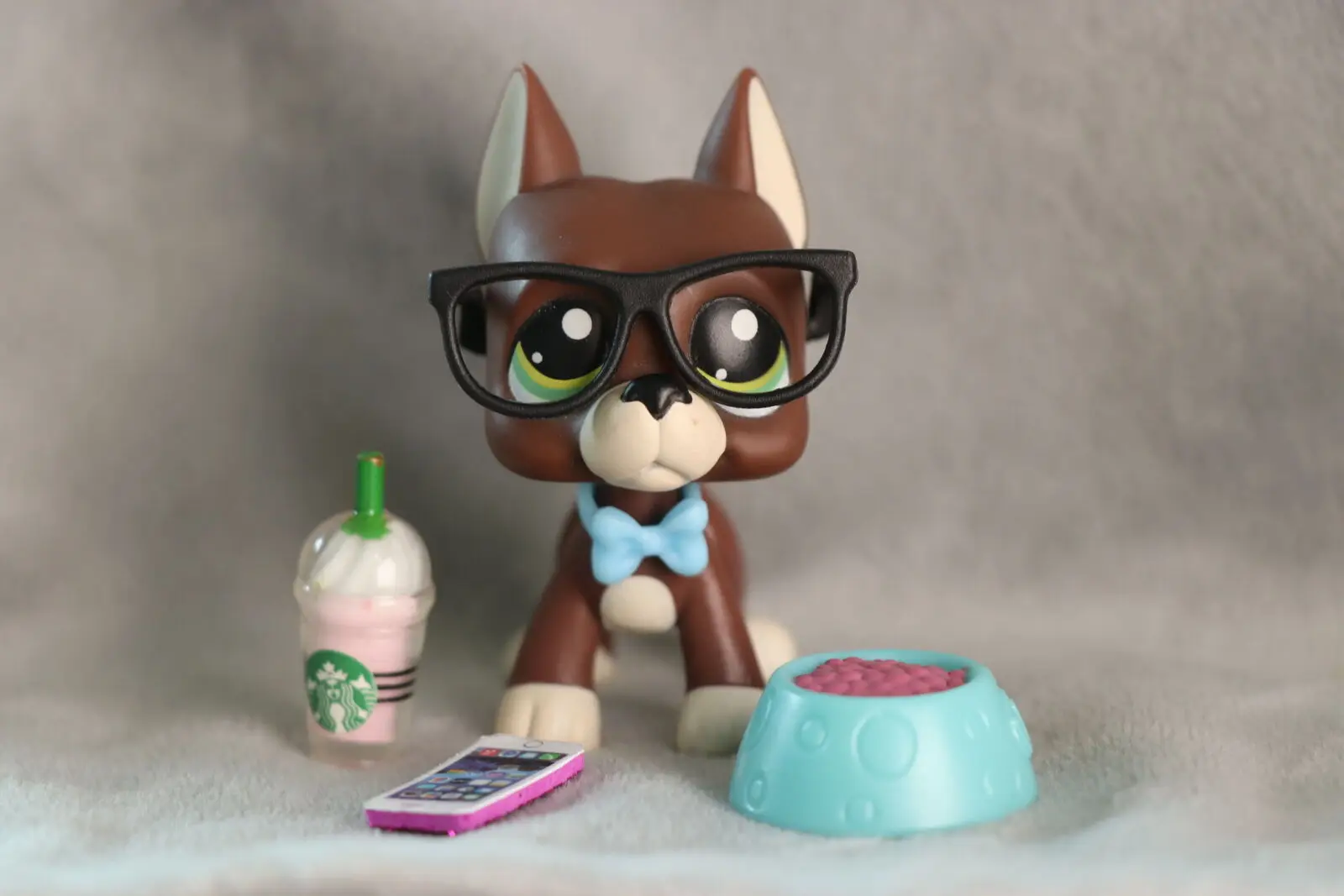 Pet Shop коричневый Great Dane Puggy Green Eyes #1519 с 5 аксессуарами | Игрушки и хобби