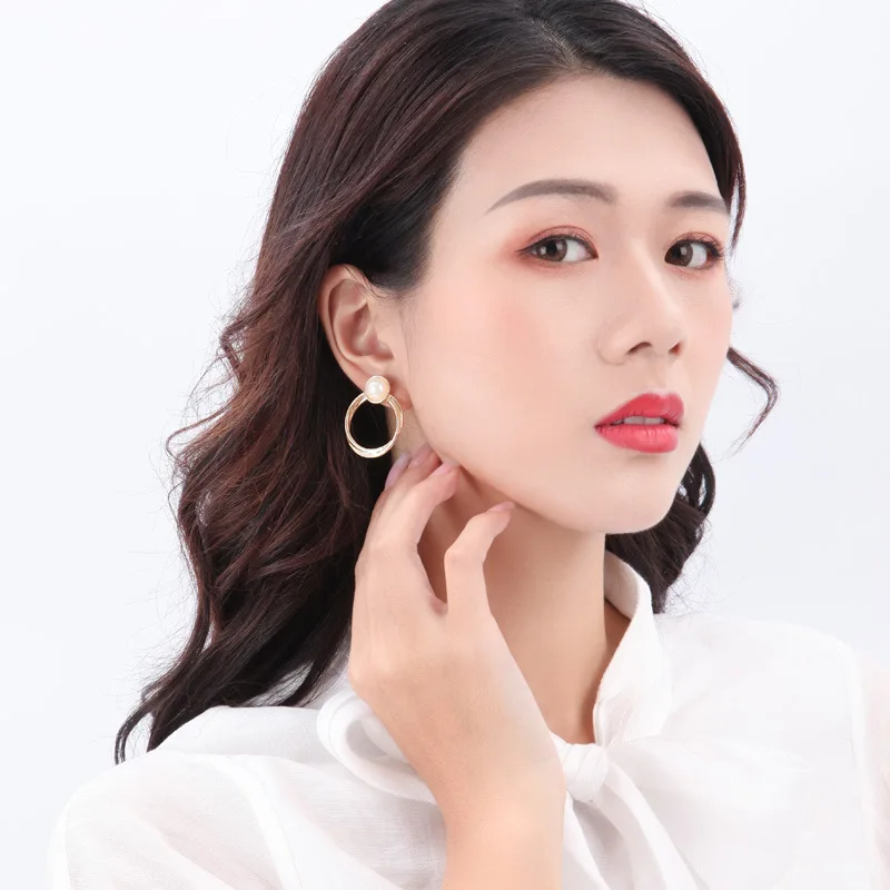 New Ear Jewelry For Women Simple European American Alloy Pearl Circle Earrings Girl Fashion Temperament Ear Clip Accessories New Ear Jewelry For Women Simple European American Alloy Pearl Circle Earrings Girl Fashion Temperament Ear Clip Accessories
