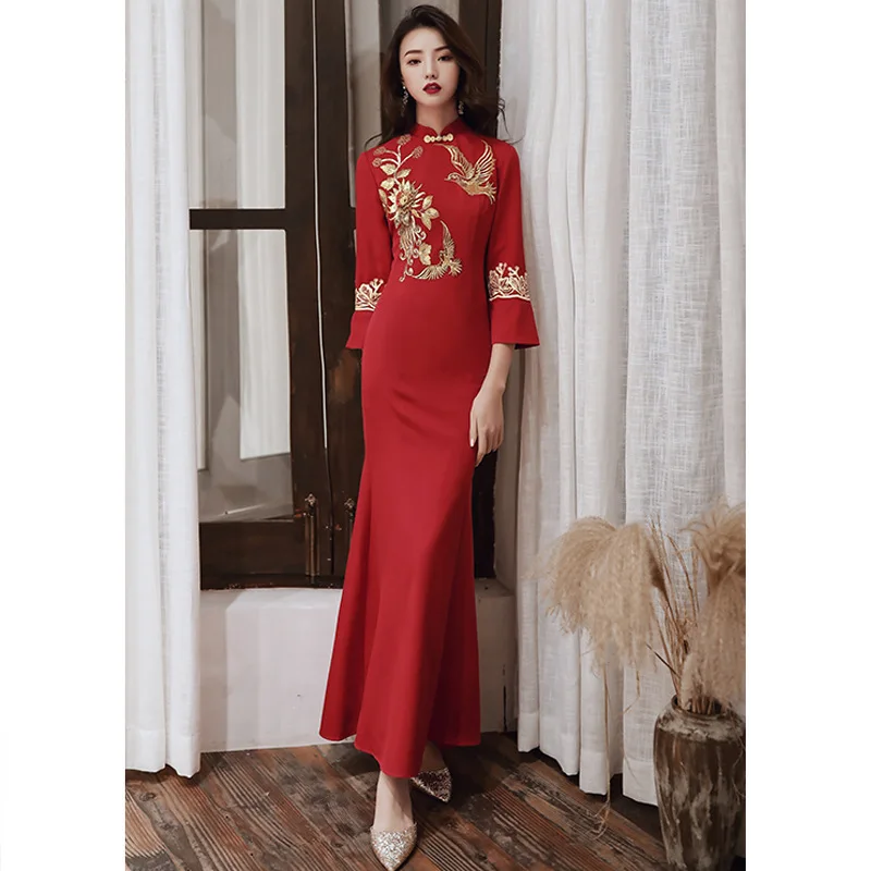 

Burgundy Elegant Bride Wedding Dress Female Exquisite Appliques Embroidery Chinese Banquet Gown Temperament Novelty Qipao