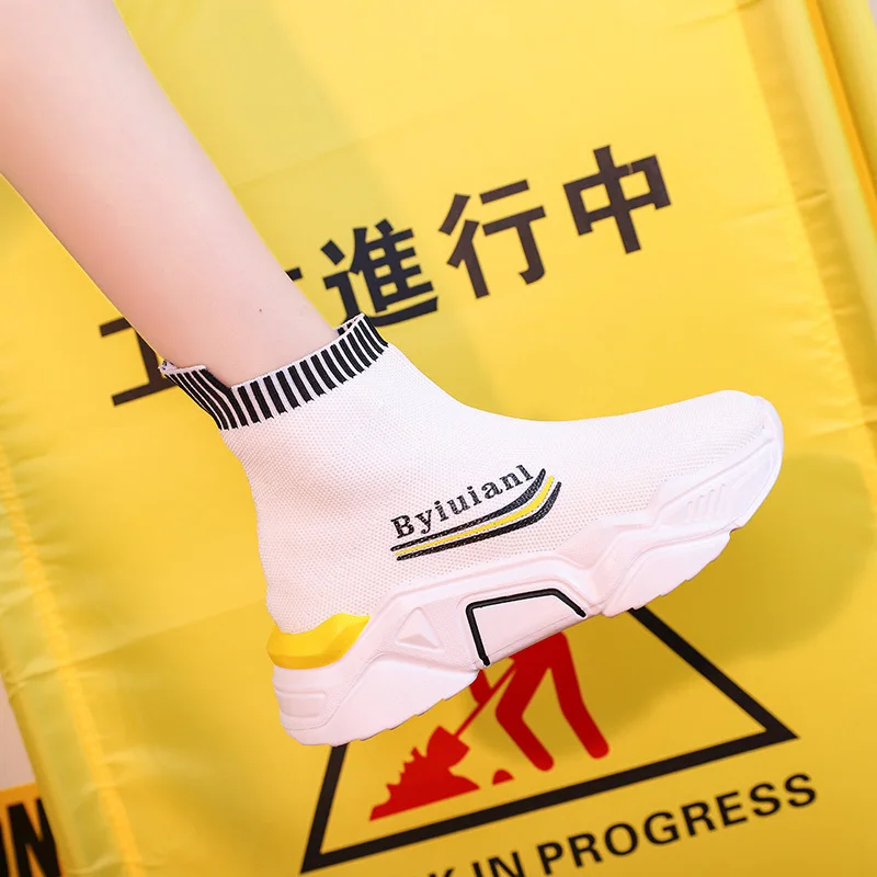 Кроссовки на высокой платформе из трикотажного эластичного материала женские