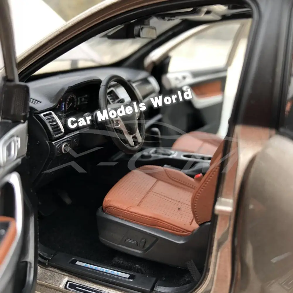 Модель литая автомобиля для нового внедорожника Everest Titanium SUV 2019 1:18 + небольшой
