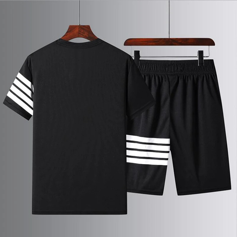 Костюм спортивный мужской из 2 предметов быстросохнущий с коротким рукавом |