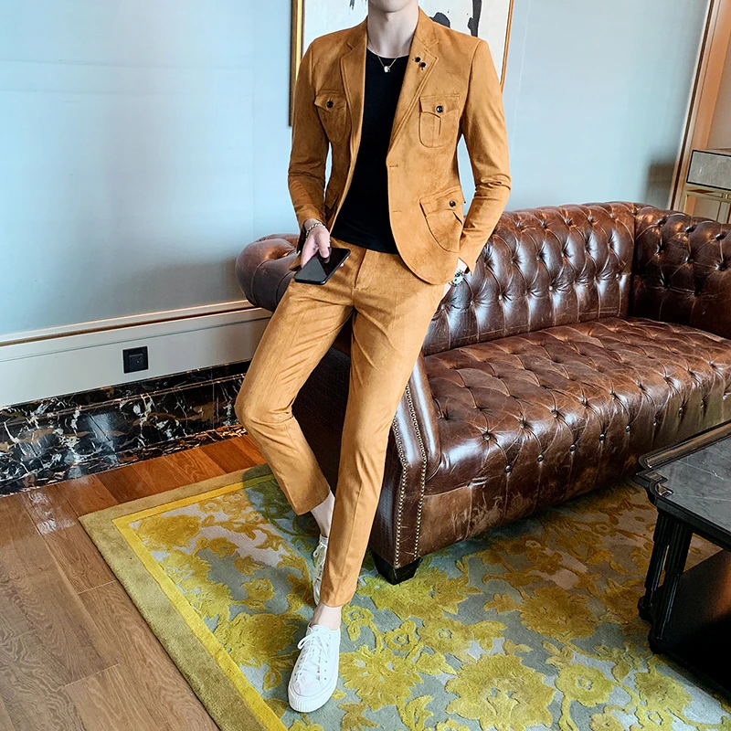 Замшевые мужские костюмы два предмета новые осенние зеленые с карманами