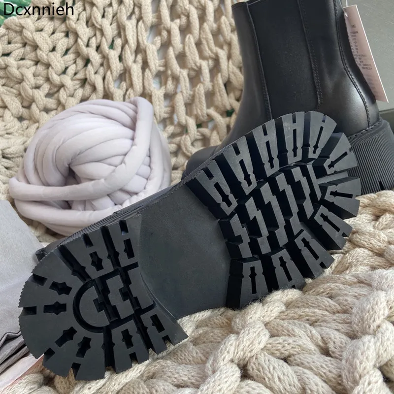 

Cow Leather Thick Sole Chelsea Boots Women Round Toe Flat Short Boots Woman British Style Ankle Boots Casual Motorcycle Boots