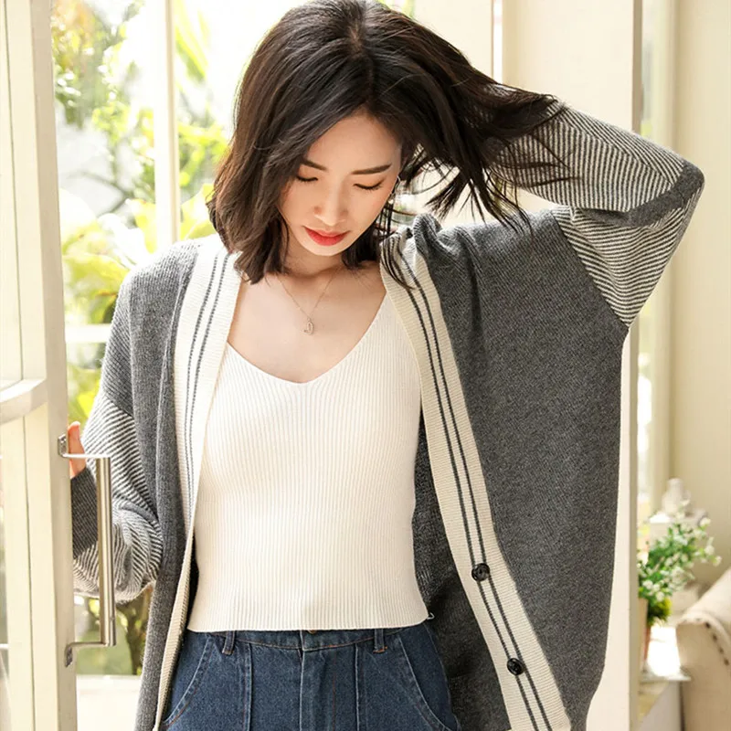 

2021 spring and autumn new style V-neck lazy wool sweater women loose large size casual outer wear knitted cardigan jacket women