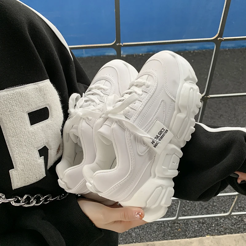 Женские кроссовки из ПУ кожи белые на толстой подошве для бега весна 2020 | Спорт и