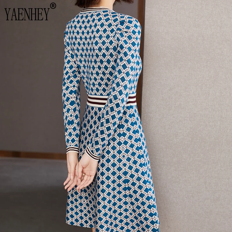 

2021 Spring and Autumn New Products Fashion Women's French Hepburn Slim V-neck Diamond Check Knitted Elegant Temperament Dress
