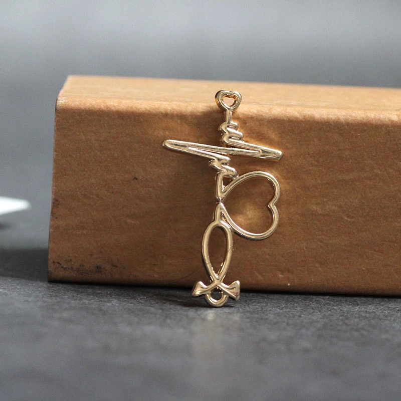 10cs Новый дизайн сплав Геометрическая личность лицо Крылья Любовь серьги для