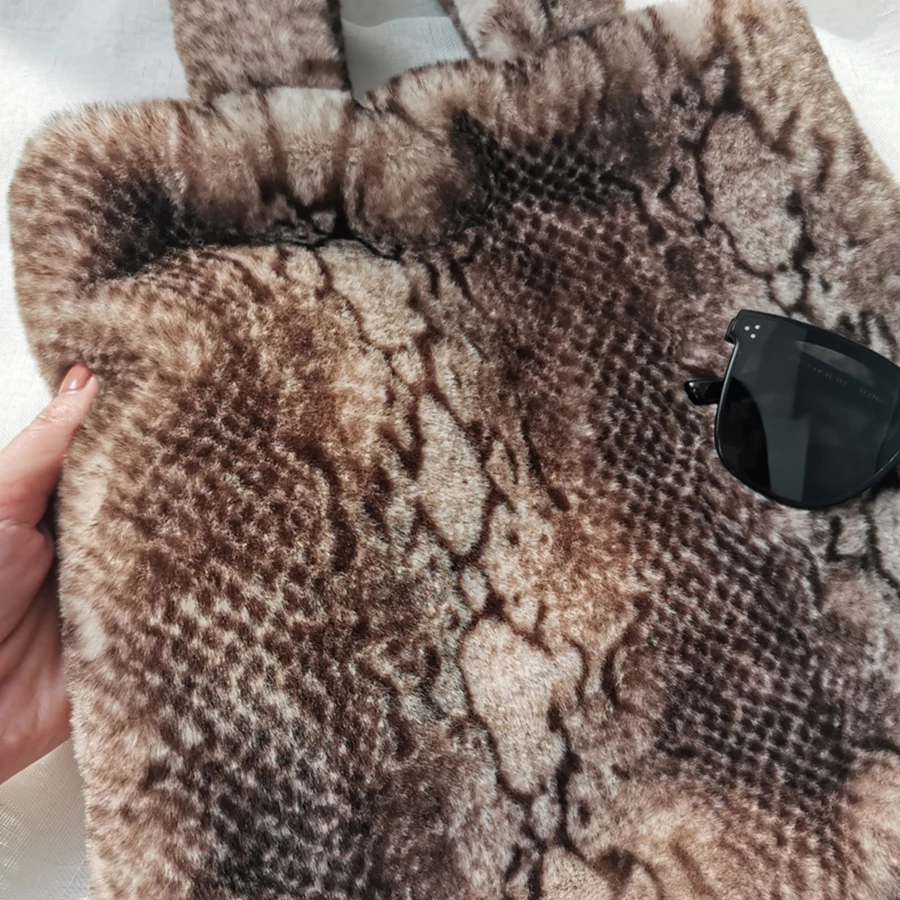

Fashion Serpentine Faux Fur Tote Women Shoulder Bag Snake Pattern Soft Plush Women's Handbag Animal Printed bags for Women 2021