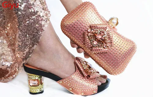 

Doershow/очаровательный итальянский комплект из туфель и сумочки в африканском стиле; женские золотистые туфли и сумочка в комплекте к свадебному платью! HLP1-35