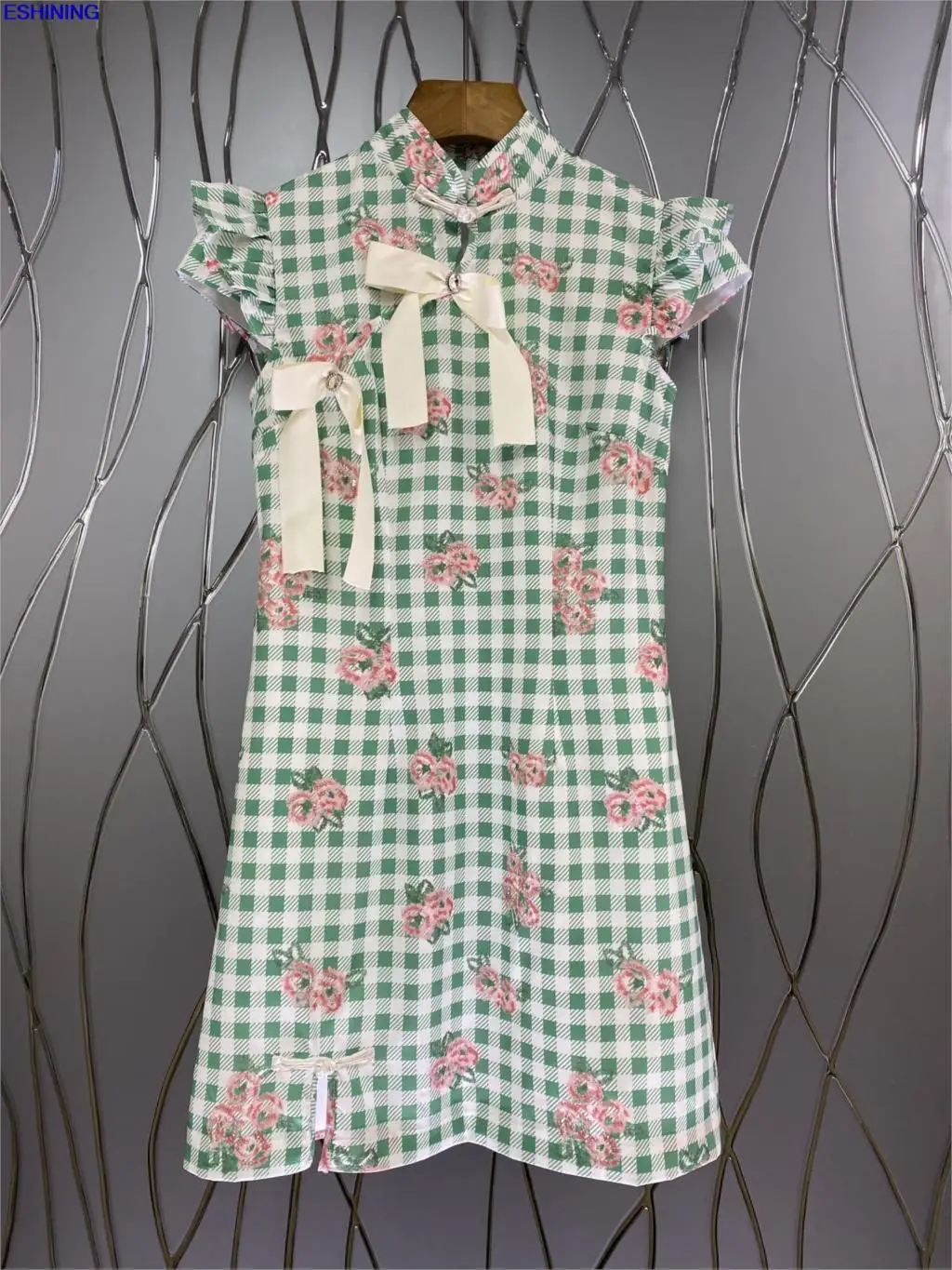 

2021 new sweet lady cheongsam dress is thin temperament bow knot check print dress
