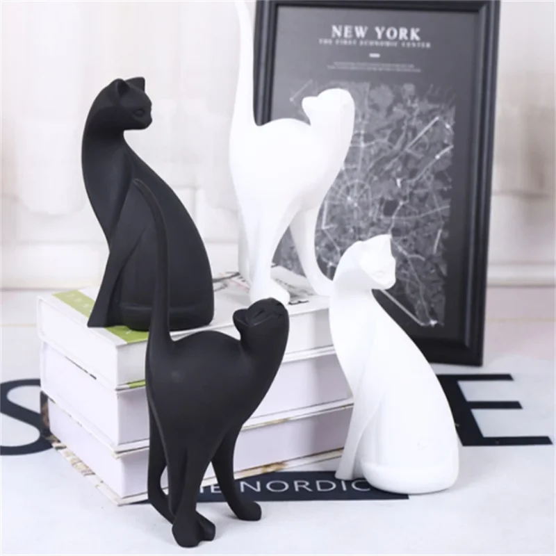 

Nordic Resin Crafts Delicate Animal Cat Figurine Ornament Creative Miniature Sculpture Desktop Adornment Home Office Decor