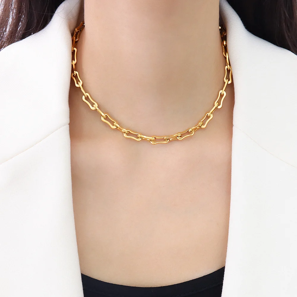 

Gaku New InsStyle Hip Hop Twin Accessories Titanium Steel 18K Gold Plating Thick Chain Bracelet and Necklace Set Women's Jewelry
