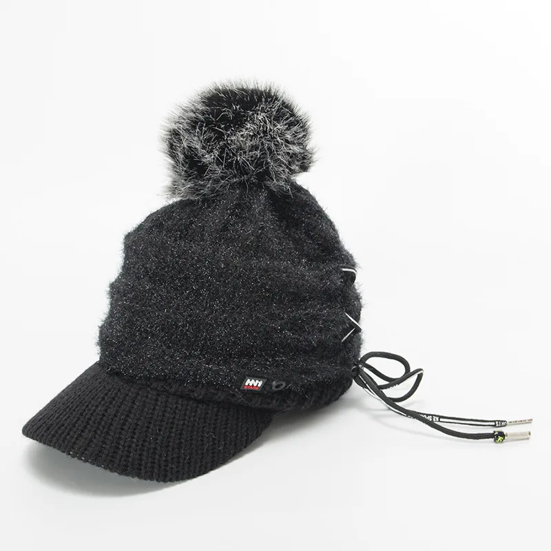 Модная шапка с помпонами для женщин, женские шапки Skullies, теплая меховая женская шапка, зимняя шапка, Брендовая женская шапка - Цвет: black