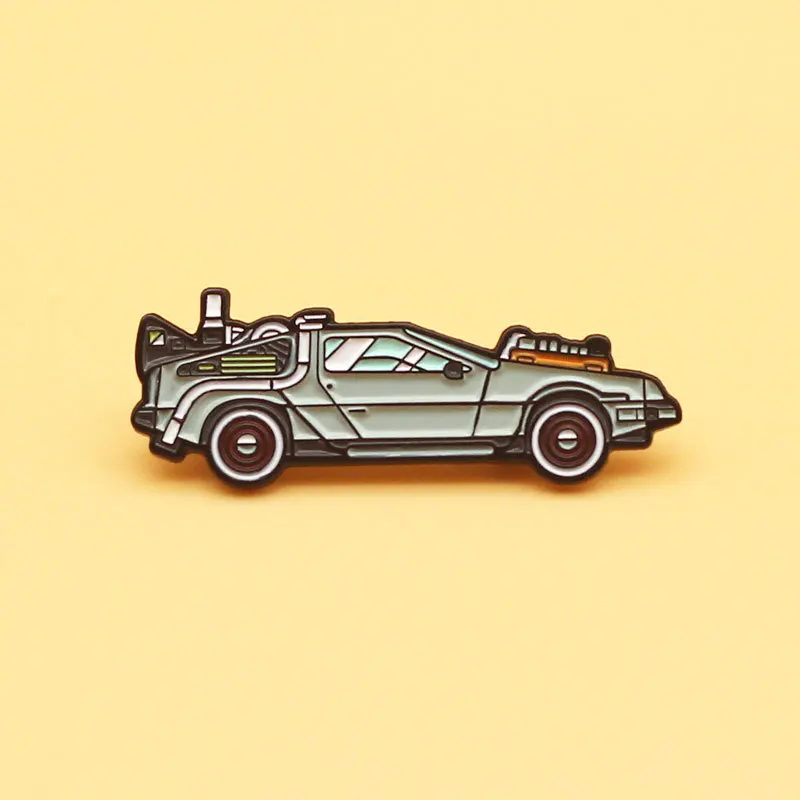 Фото XM-Забавный DeLorean спортивный металлический мультяшный значок Назад в будущее