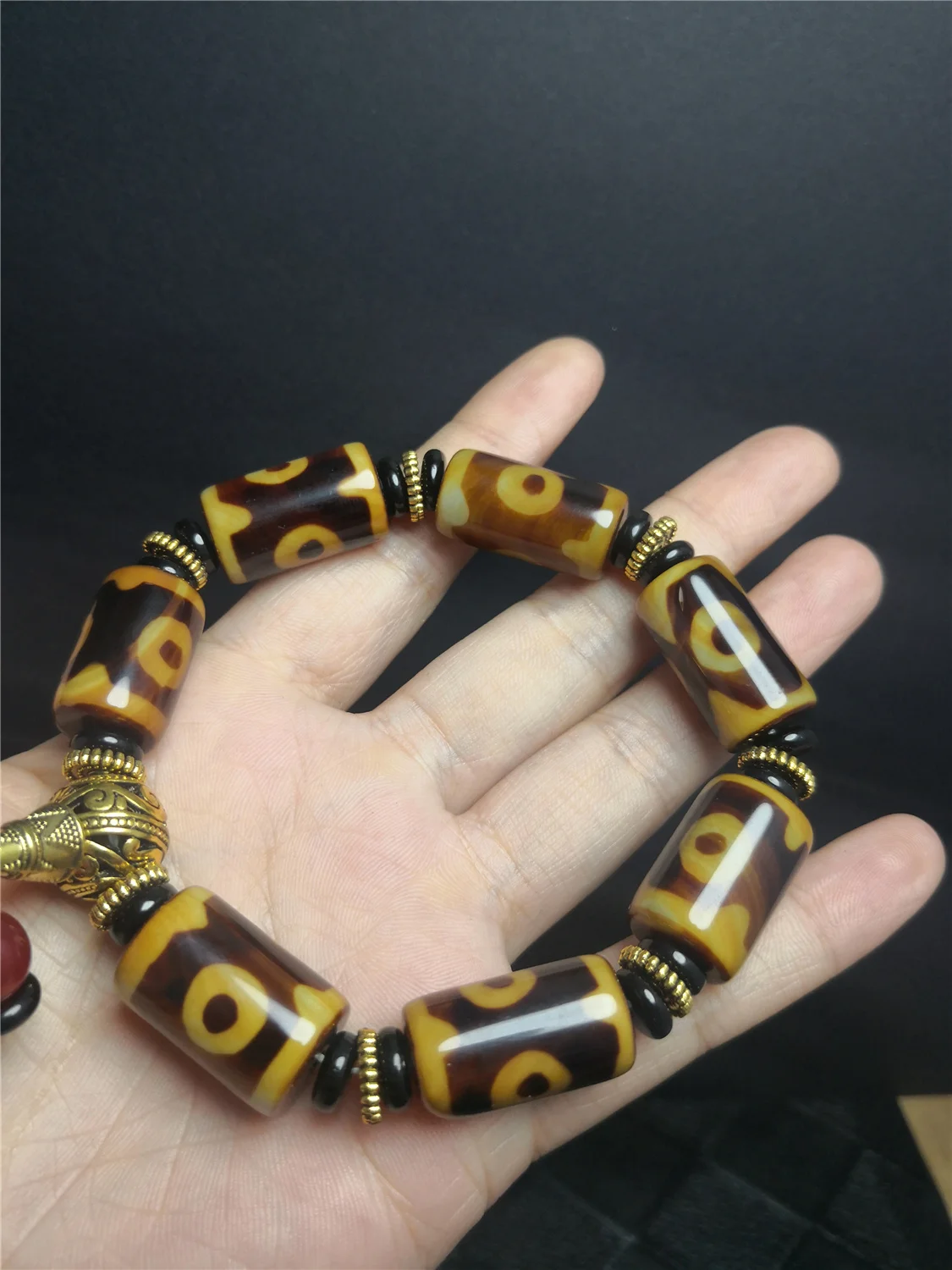

Men's Evil Eyes Guardian Natural Old Agate Bracelet