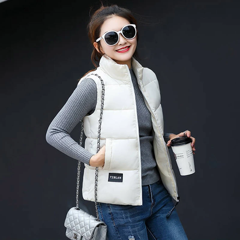 Женская зимняя короткая жилетка повседневное осеннее однотонное с теплой