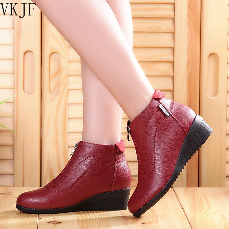 

Женские зимние ботинки на танкетке, на меху