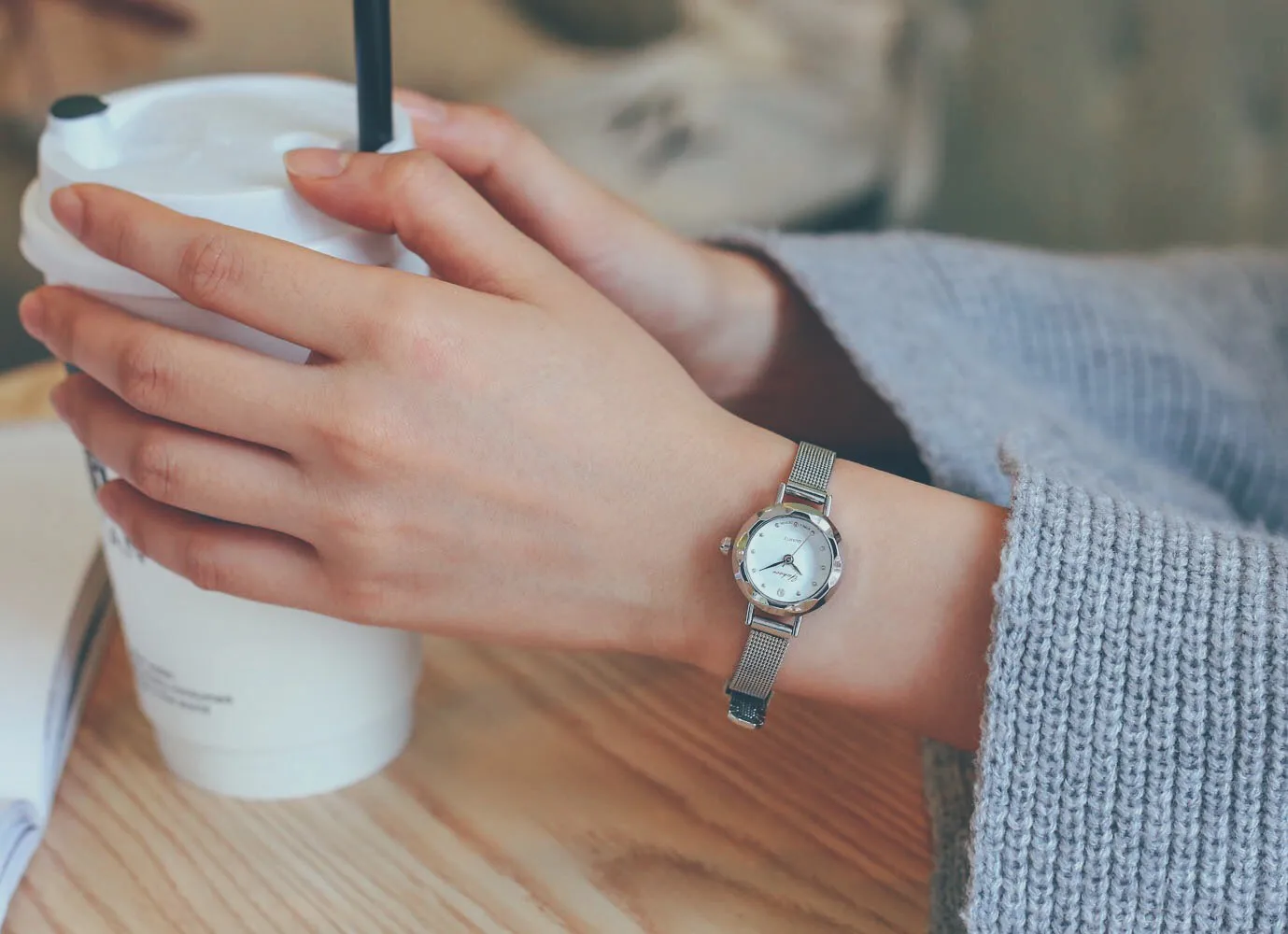 Модные Простые Женские кварцевые наручные часы небольшой циферблат тонкий