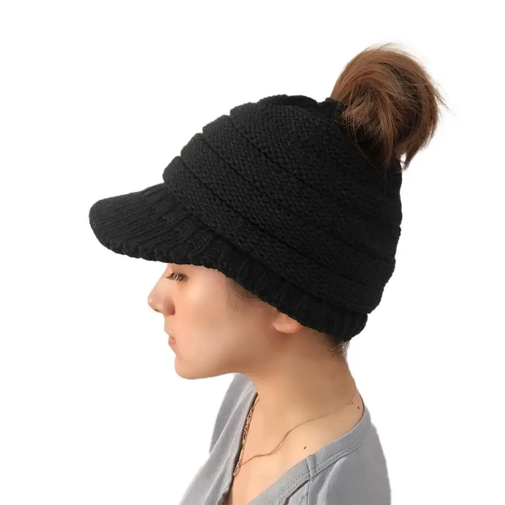 Новая весенняя женская шапка в рубчик мягкая вязаная с хвостиком зимняя теплая