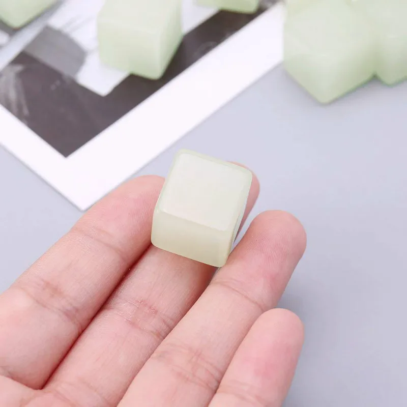 

5Pcs/set 16mm Square Angle Luminous Dice Blank Glossy Dice Can Be Used To Write A Lot of Interesting Interest Teaching