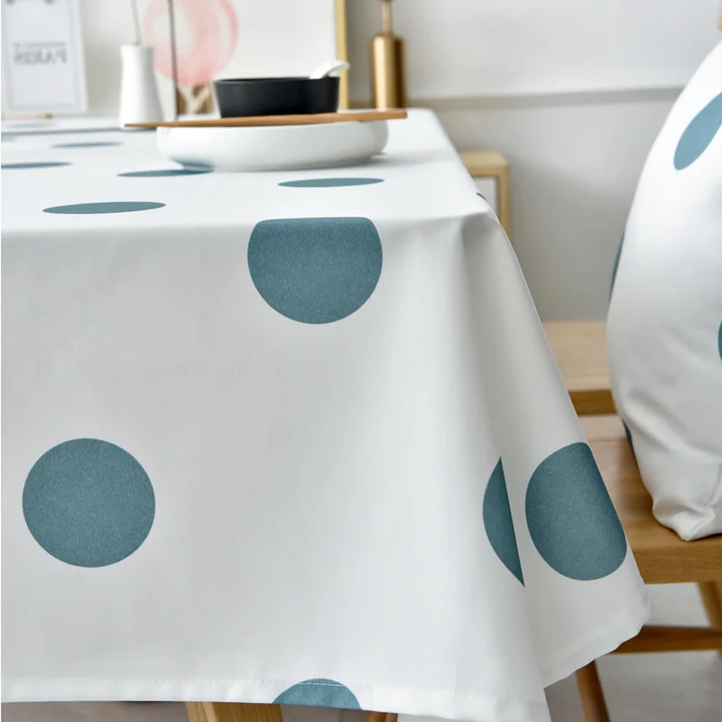 Моющаяся скатерть из хлопка и льна прямоугольная в горошек для телевизора