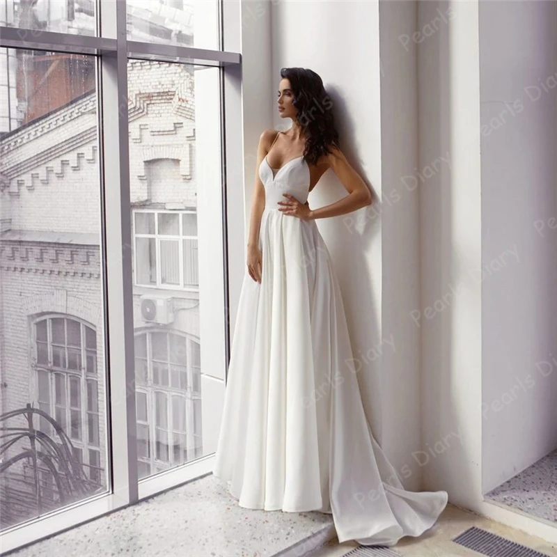 Женское атласное платье с открытой спиной без рукавов однотонное пляжное