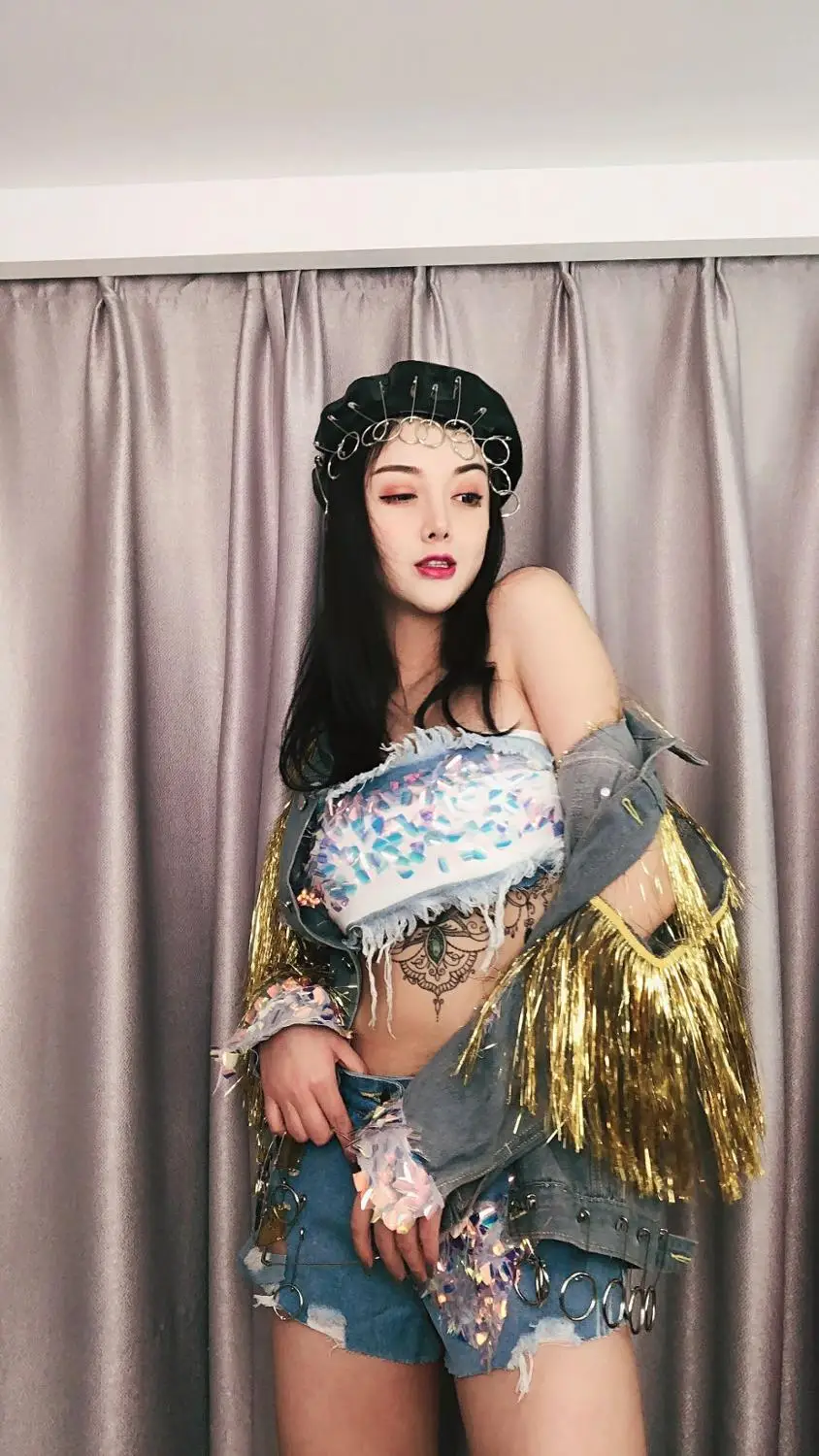 

Women Loose Denim Jacket Coat Fashion Tide Gold Tassel Iron Ring Hollow Out Sleeve Cowboy Coats Hip HOP Rock Singer Dancer Wears